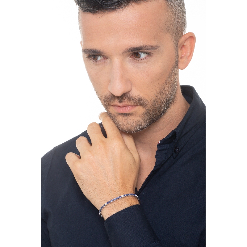 Tennis bracelet with blue sapphires and diamonds 