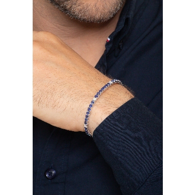 Tennis bracelet with blue sapphires and diamonds 