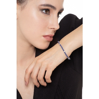 Tennis bracelet with blue sapphires and diamonds 