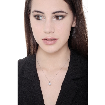 18k white gold necklace with pearl