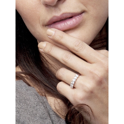 Half eternity ring with 7 diamonds 0,90 ct in white gold 18k