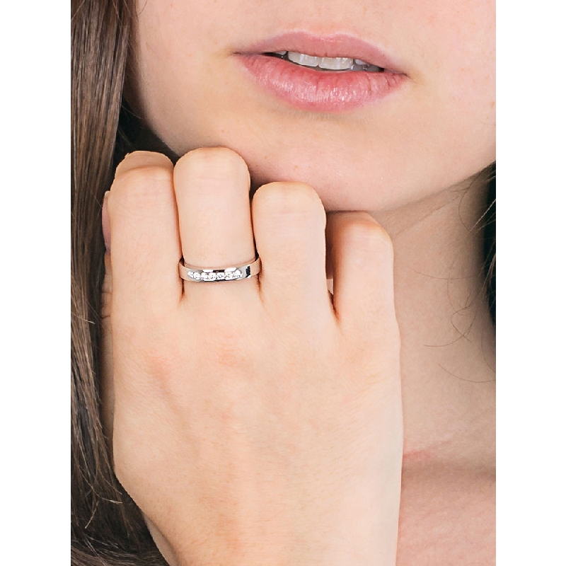 Half channel eternity ring 7 diamonds in white gold 18k ct 0,25 