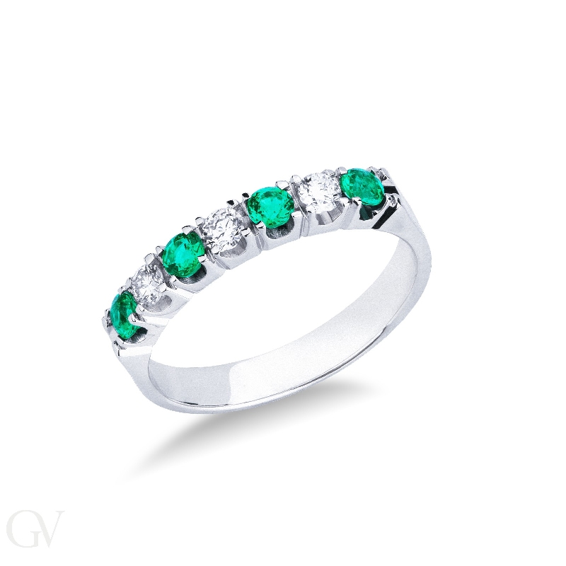 7 stones half eternity ring with diamonds and emeralds 