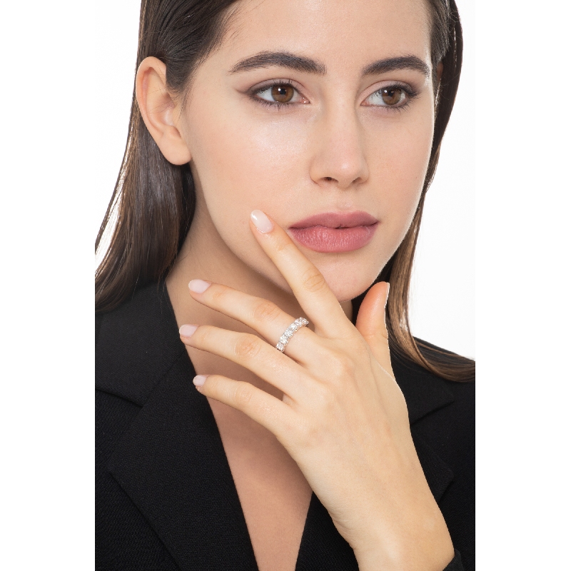 White gold 18k 7 diamond half eternity ring 1,50 ct