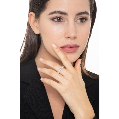 White gold 18k 7 diamond half eternity ring 1,50 ct