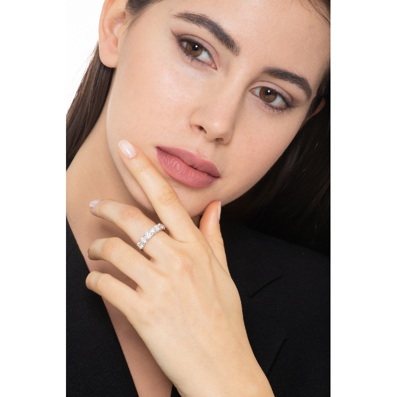 White gold 18k 7 diamond half eternity ring 1,70 ct