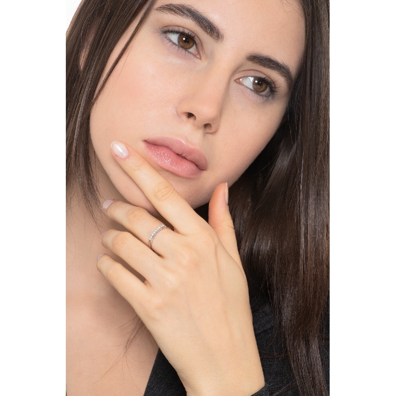 Anello Veretta a 9 pietre in Oro bianco 18k con Diamanti ct. 0,15