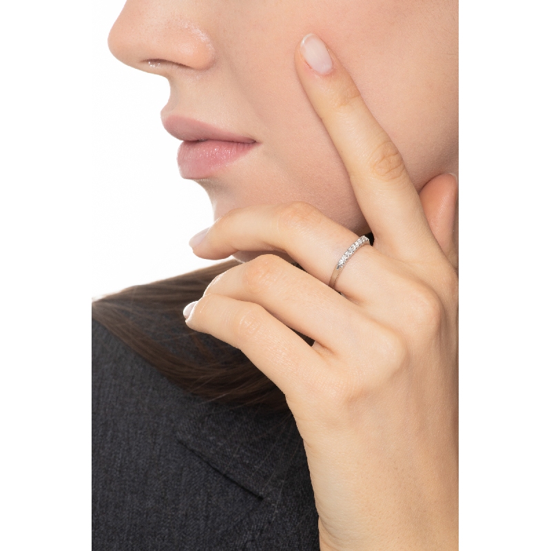Anello Veretta a 9 pietre in Oro bianco 18k con Diamanti ct. 0,15