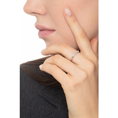 Anello Veretta a 9 pietre in Oro bianco 18k con Diamanti ct. 0,15