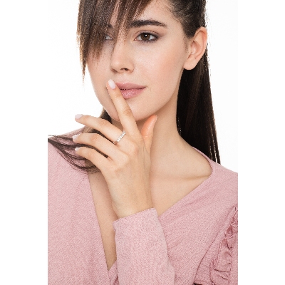 9 diamonds half eternity ring in white gold ct 0,60 