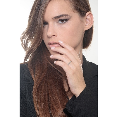 Rosé gold 18k eternity ring with blue diamonds 