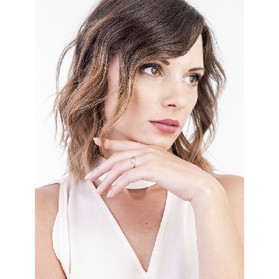 Textured wedding band in 18k rose gold