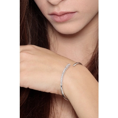 18k white gold fancy rigid bracelet with diamonds