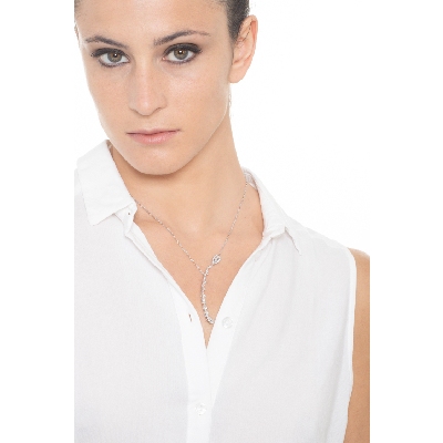 18k white gold necklace with pendant with diamonds