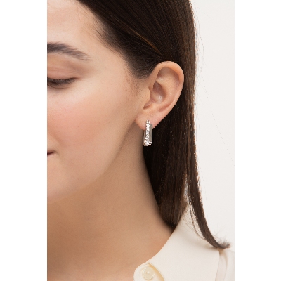 Oval earrings in white gold and diamonds