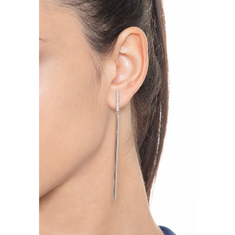 18k white gold drop earrings with bar pendants and the upper part in diamonds 