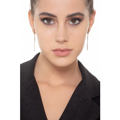 White and rose gold 18k earrings with diamonds on bar pendants