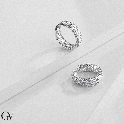 Orecchini a cerchio donna con diamanti in oro bianco 750