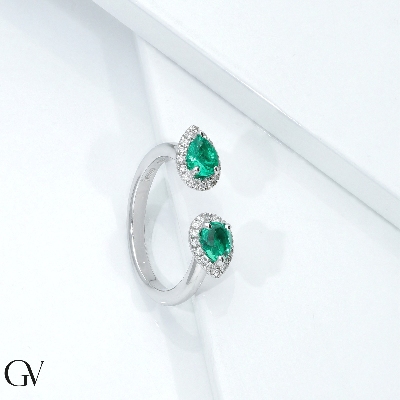 Ring in white gold 18k with emeralds and diamonds