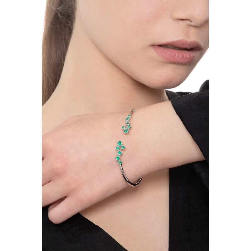 18k white gold rigid bracelet with emerald bubbles