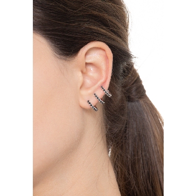 Single earring with three black diamonds circles (left earring)
