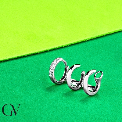 Mono orecchino in oro bianco 18k con diamanti, earcuff sinistro.