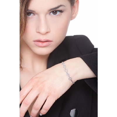 Bracciale con scritta personalizzabile in oro Bianco 18k e diamanti, AMORE