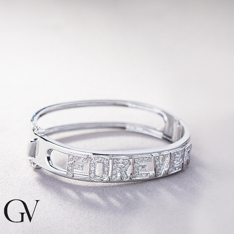 18k white gold rigid bracelet with Forever and diamonds