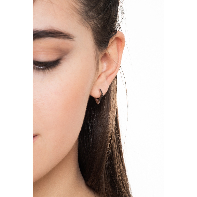 White gold 18k rhombus black diamonds and burnished tips 