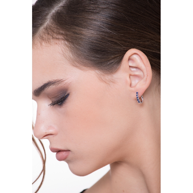 White gold 18k oval earrings with blue sapphires 