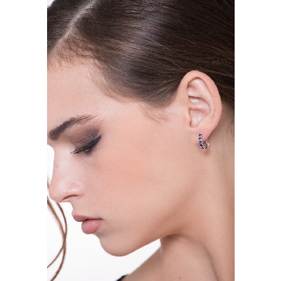 White gold 18k oval earrings with blue sapphires 