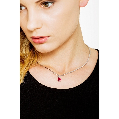 Semirigid necklace with big central ruby and diamonds