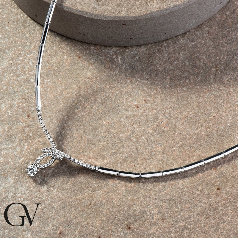 18k white gold semirigid necklace with diamonds