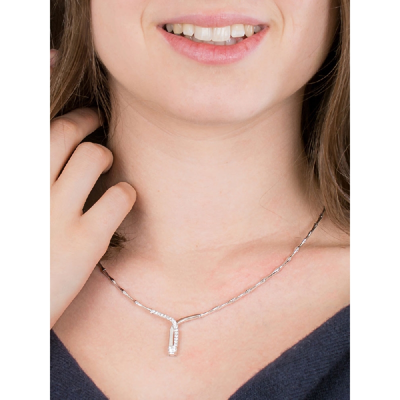 Fancy semirigid necklace with diamonds