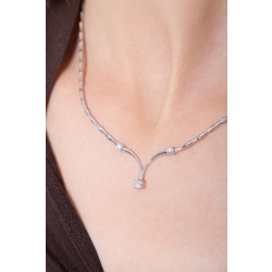 Semirigid V-shaped necklace with diamonds  2