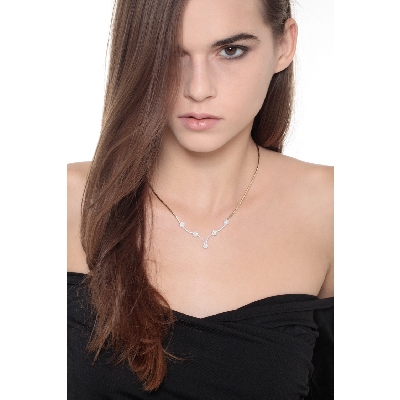 Fancy Semirigid necklace with diamonds 