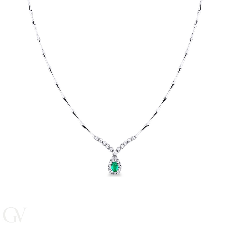 Necklace semirigid with emerald and diamonds