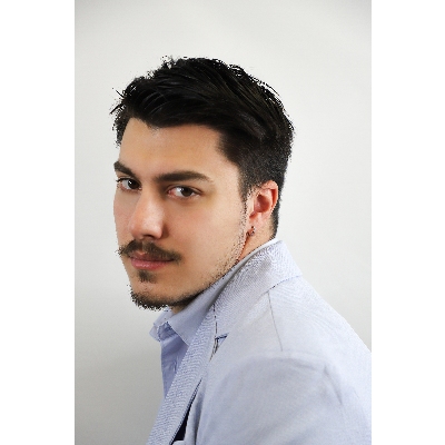 Mono orecchino Uomo a cerchio in oro bianco 18k con diamanti. Diametro cm 1.2