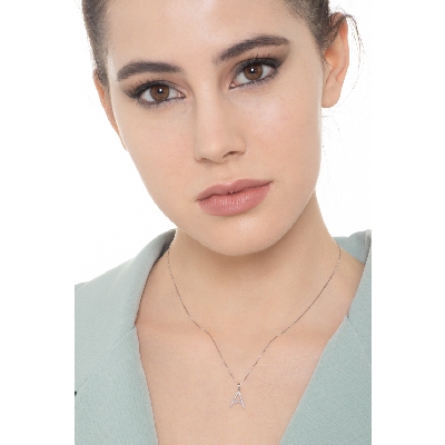 Collana lettera A in oro bianco 18k con diamanti, 1 cm
