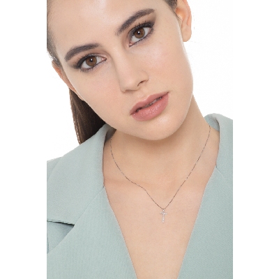 Collana lettera T in oro bianco 18k con diamanti, 1 cm