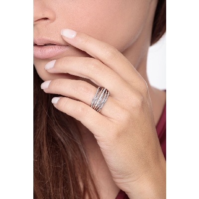 Band crossover ring in white gold 18k with diamonds 