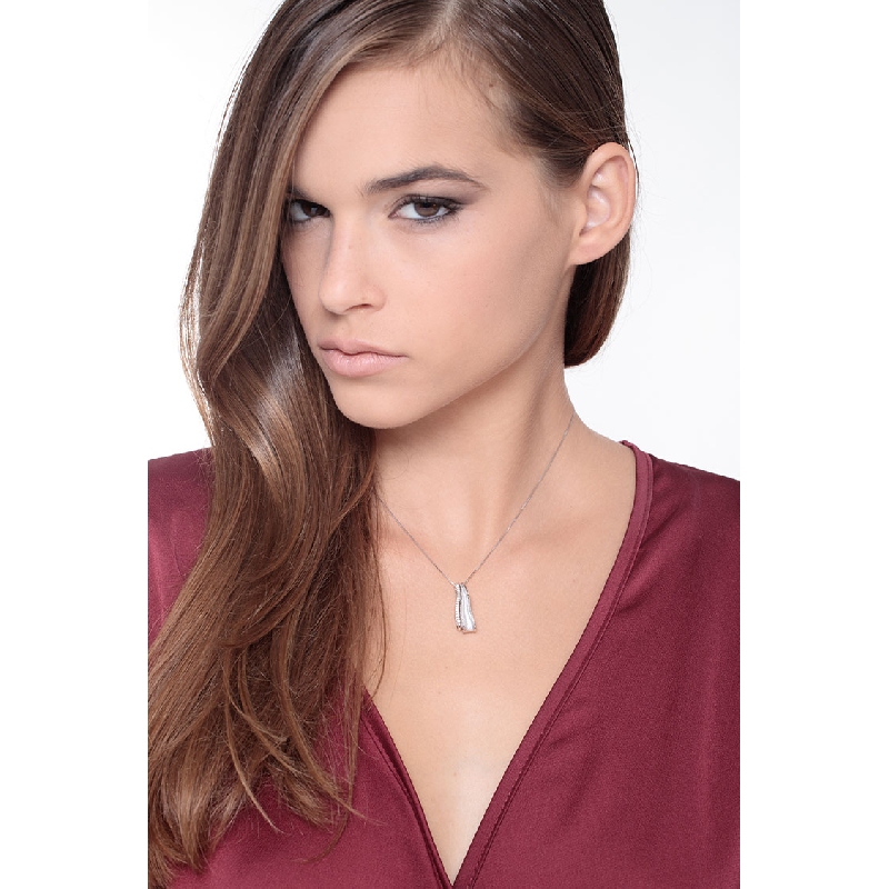 18k white gold necklace with 2 bands pendant, one with diamonds