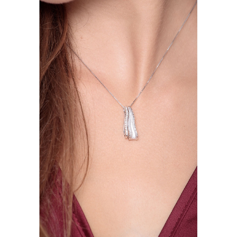 18k white gold necklace with 2 bands pendant, one with diamonds