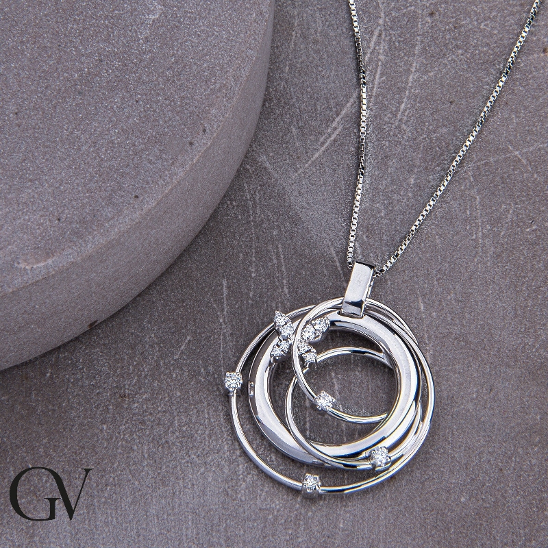 Fancy wire pendant with diamonds in 18k white gold