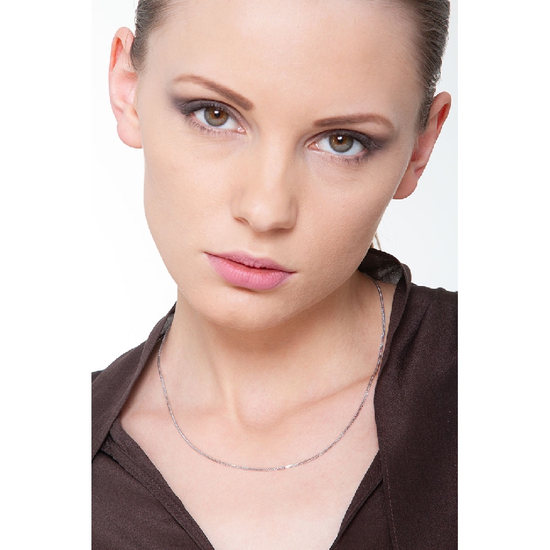 Catena veneziana godronata in oro bianco 18k.