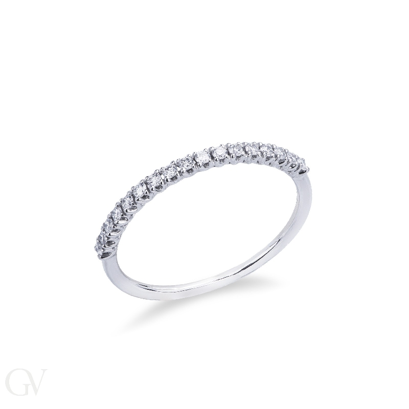 Half eternity ring with diamonds in white gold 18k