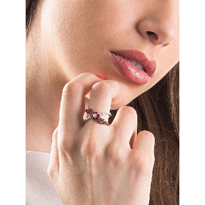 Criss cross in white gold 18k with rubies and diamonds 