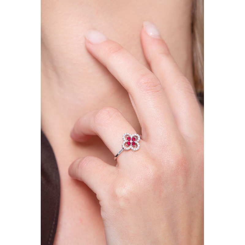 Ring with rubies and diamonds in white gold 18k