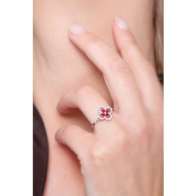Ring with rubies and diamonds in white gold 18k