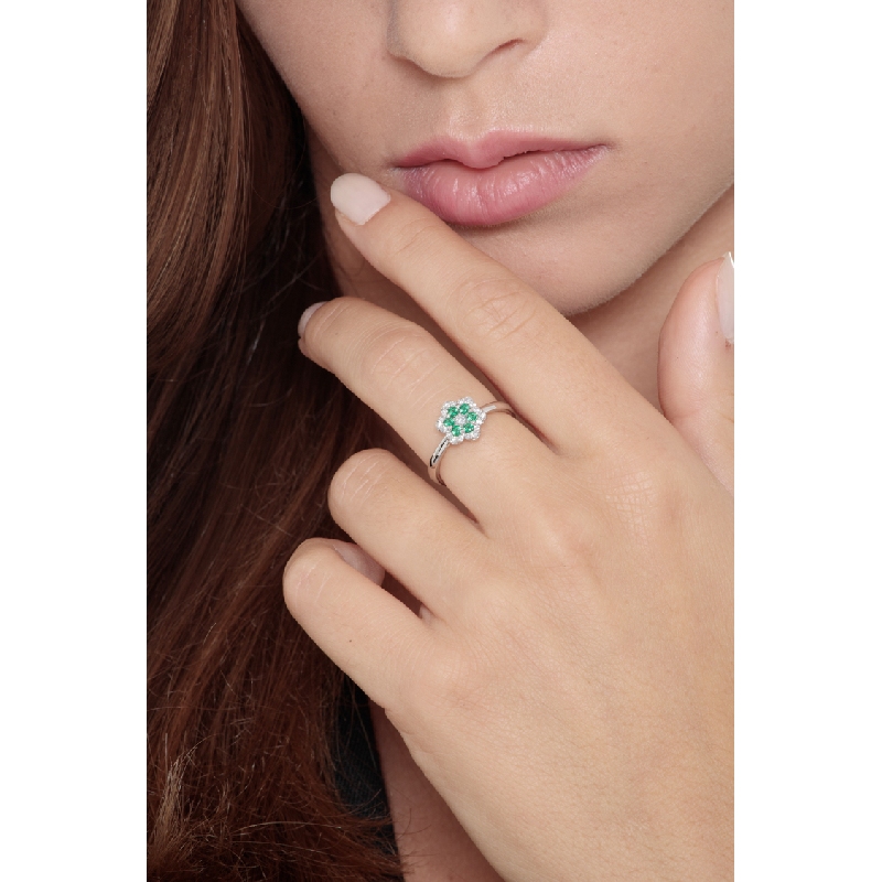 White gold 18k ring with diamonds and emeralds flower 